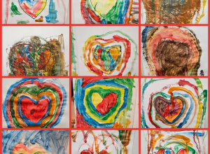 Serca namalowane przez dzieci.